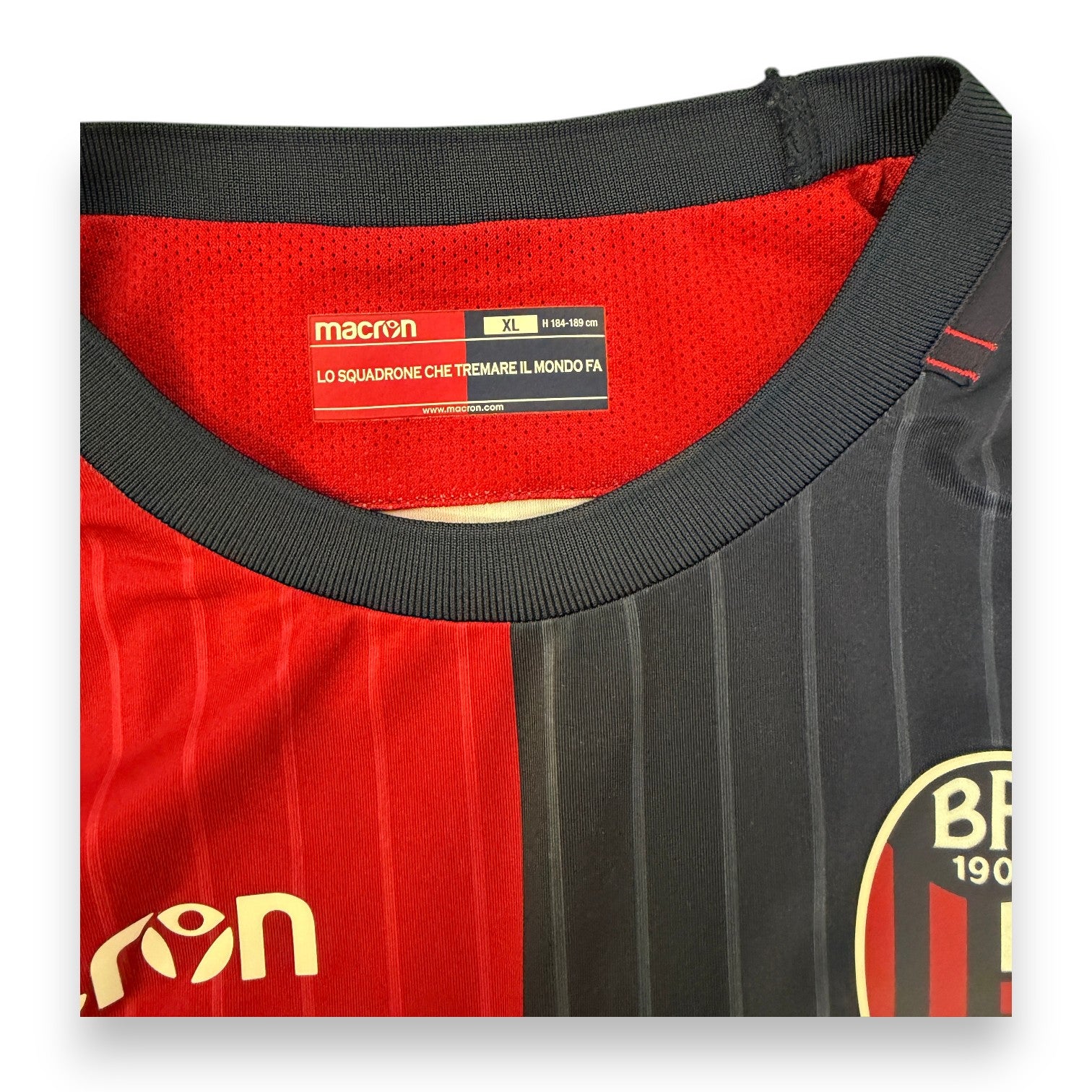 Etichetta Macron taglia XL maglia Bologna Match Worn 2018-19 – H 184-189 cm – Lo Squadrone Che Tremare Il Mondo Fa