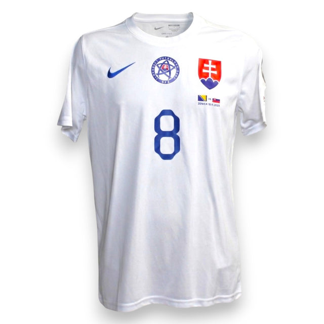 Fronte maglia Slovacchia Away 2023-24 Match Issue Duda N.8 – Nike – stemma SFZ – scudo slovacco – patch partita BIH vs SVK Zenica 19.11.2023 – Euro 2024 qualifying