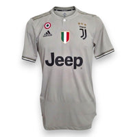 Fronte maglia Juventus Away 2018-19 Player Issued – Adidas Climachill Sesame – sponsor Jeep – patch Scudetto e Serie A TIM – taglia 6