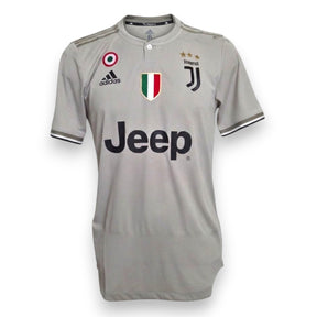 Fronte maglia Juventus Away 2018-19 Player Issued – Adidas Climachill Sesame – sponsor Jeep – patch Scudetto e Serie A TIM – taglia 6