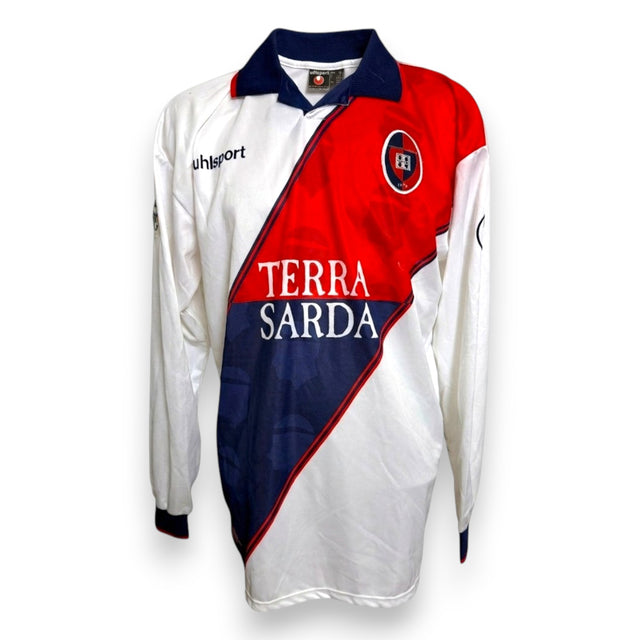 Fronte maglia Cagliari Calcio Away 2001-02 Player Issued Uhlsport – sponsor Terra Sarda – stemma Cagliari Calcio 1920 – manica lunga