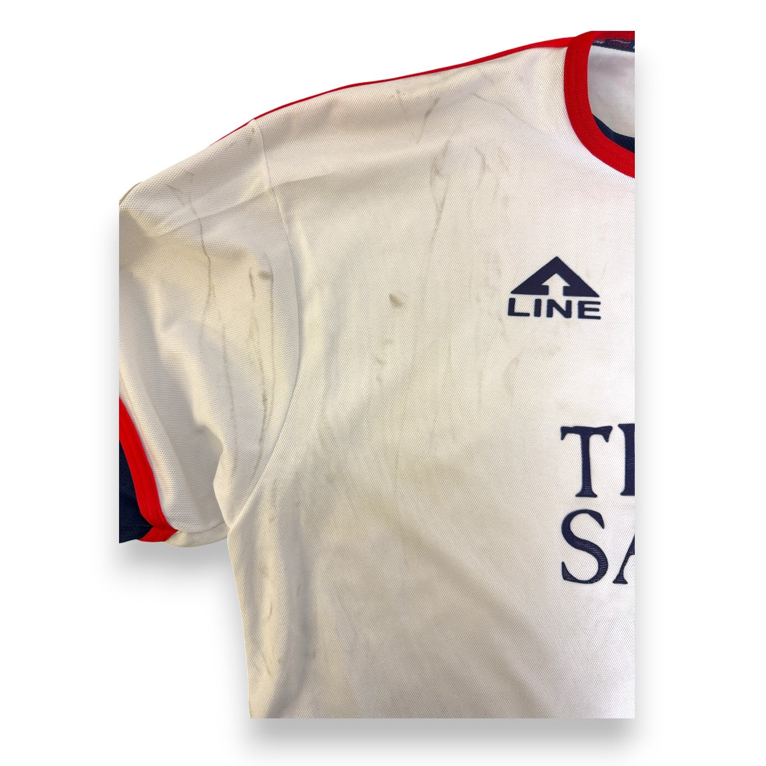 Dettaglio aloni spalla maglia Cagliari Calcio 2002-03 Player Issued A-Line – imperfezione da conservazione – condizioni Good vintage