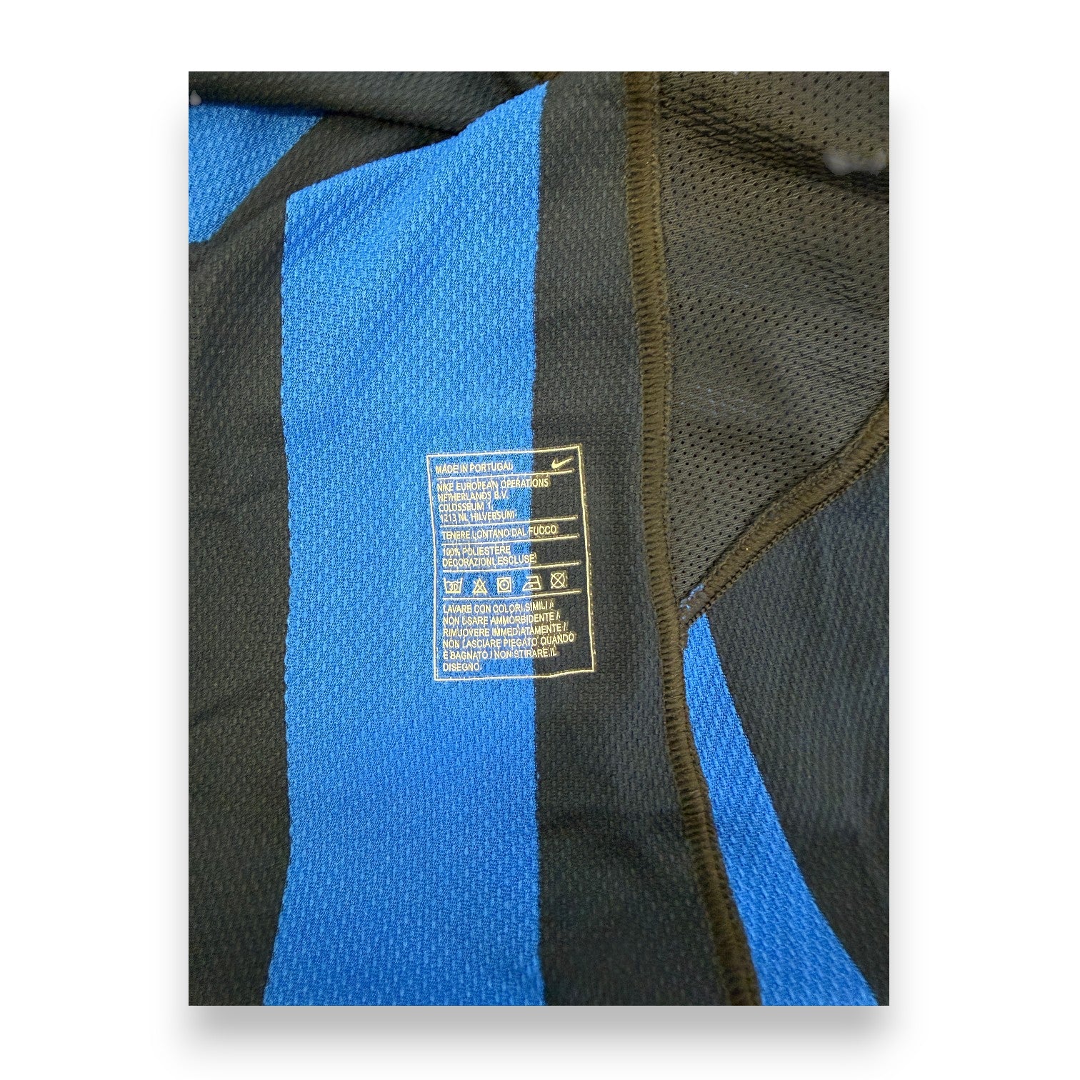 Etichetta interna Nike made in Portugal – maglia Inter Centenario 2008-09 Player Issued Luis Figo numero 7