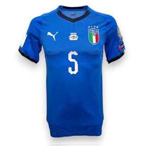 Maglia Italia Home 2017/18 fronte scudetto FIGC quattro stelle logo Puma