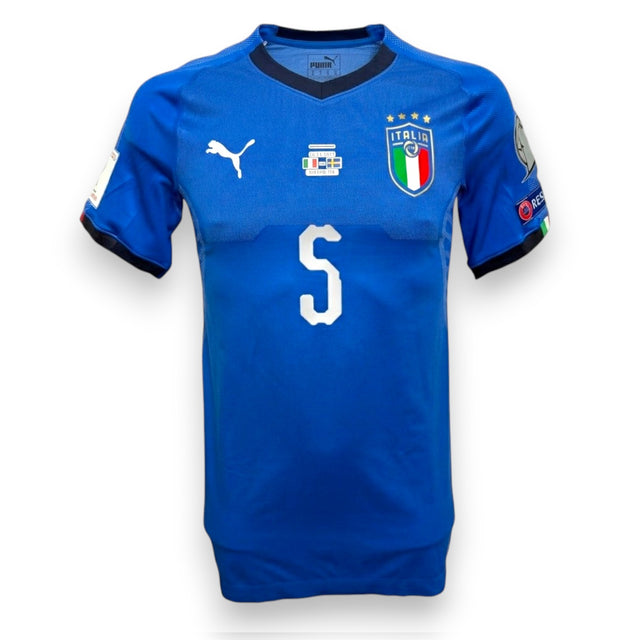 Maglia Italia Home 2017/18 fronte scudetto FIGC quattro stelle logo Puma