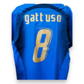Dettaglio nome e numero 8 Gennaro Gattuso maglia Italia Home 2006 Player Issued – font oro Puma – Mondiali Germania