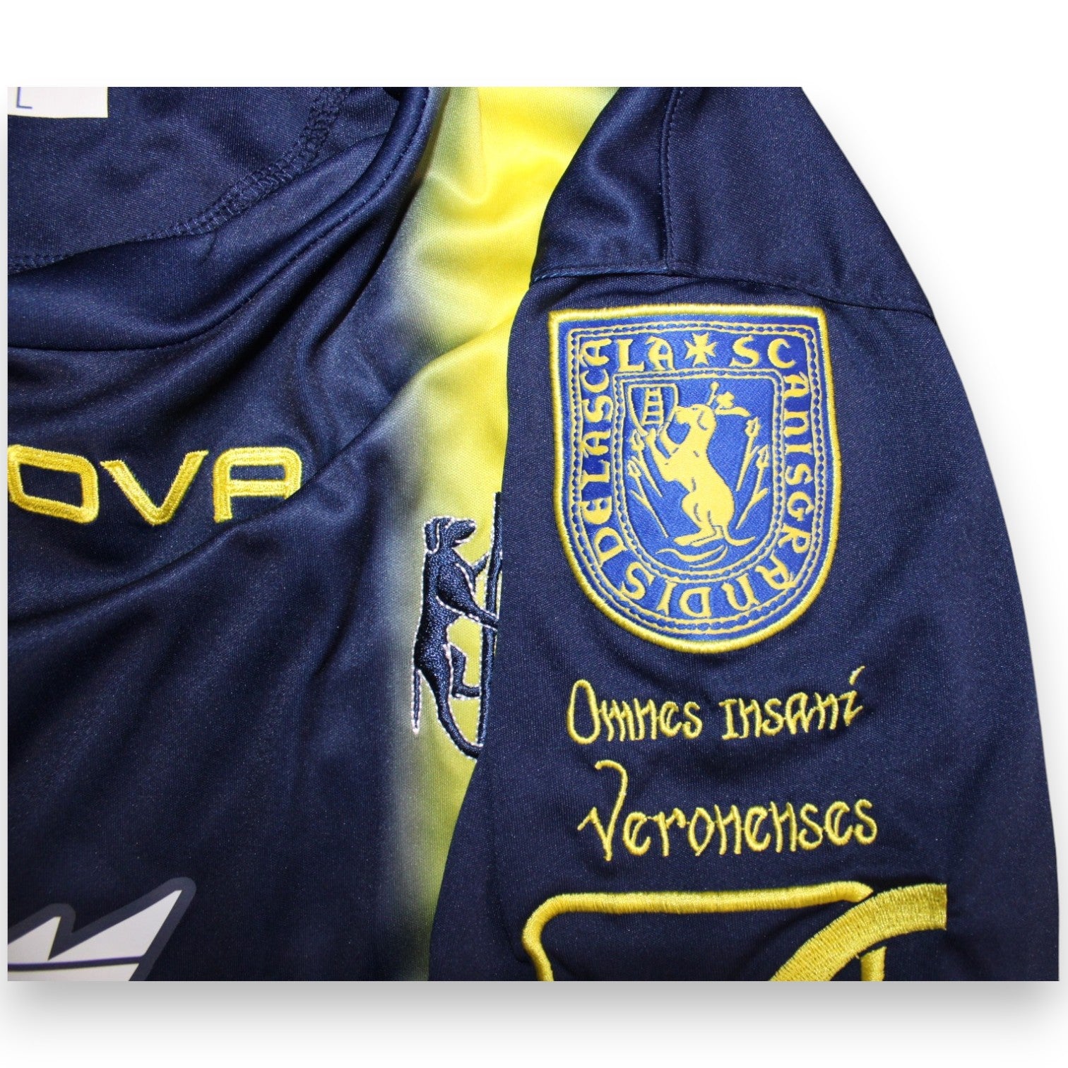 Patch stemma araldico Omnes Insani Veronenses maglia ChievoVerona Away 2018-19 Player Issued Sergej Grubac – Givova