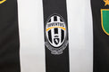 Dettaglio stemma centrato e patch celebrativa centenario primo Scudetto Juventus 1905-2005 maglia Manuele Blasi Player Issued