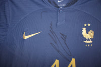 Dettaglio autografo originale Adrien Rabiot maglia Francia 2022-23 – pennarello nero – firma sul fronte – cimelio autentico