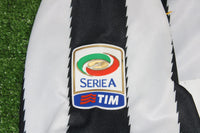 Dettaglio patch Serie A TIM maglia Juventus 2010-11 – Player Issued Nike Iaquinta N.9 autografata