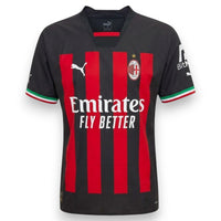 Fronte maglia AC Milan Home 2022-23 Puma Authentic – sponsor Emirates Fly Better – stemma con stella e maniche tricolore