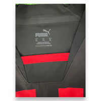Etichetta collo maglia AC Milan Home 2022-23 Puma – taglia XL – inserto rosso colletto a V