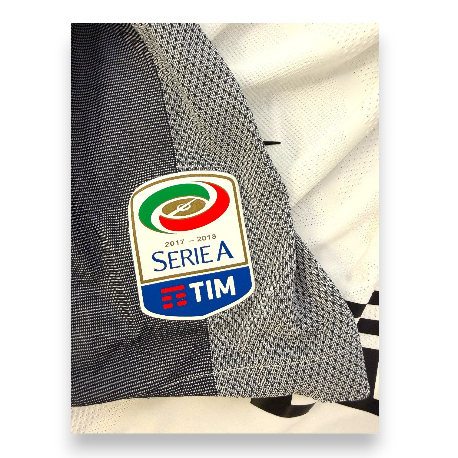 Patch Serie A TIM 2017-2018 maglia Inter Away Player Issued Icardi – dettaglio autentico stagione ufficiale
