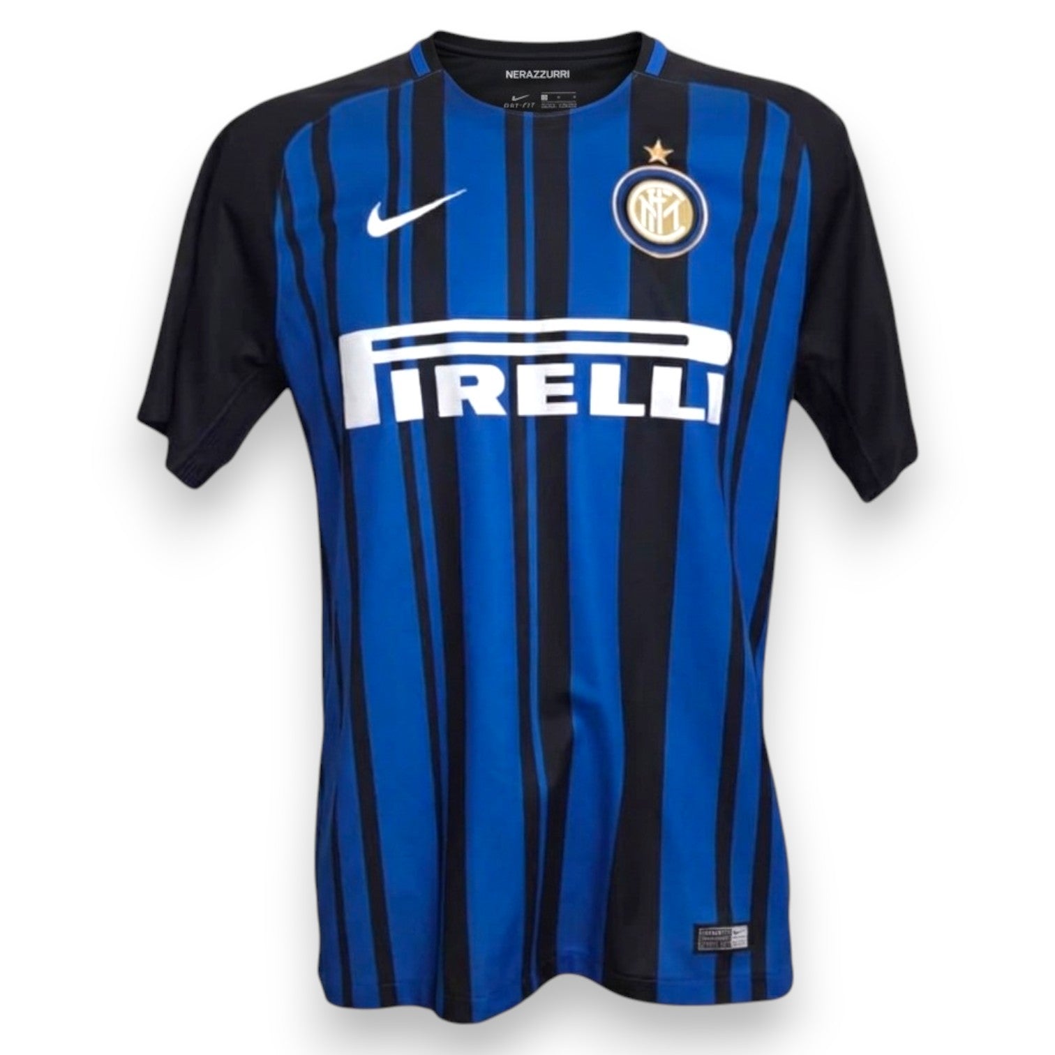Fronte maglia FC Internazionale Home 2017-18 nerazzurra – strisce variabili – sponsor Pirelli – stemma Inter stella dorata – Nike Dri-Fit Store taglia L