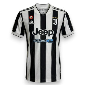 Fronte maglia Juventus Home 2021-22 Player Issued – Adidas bianconera – sponsor Jeep 4xe – patch Scudetto – 10 Years At Home