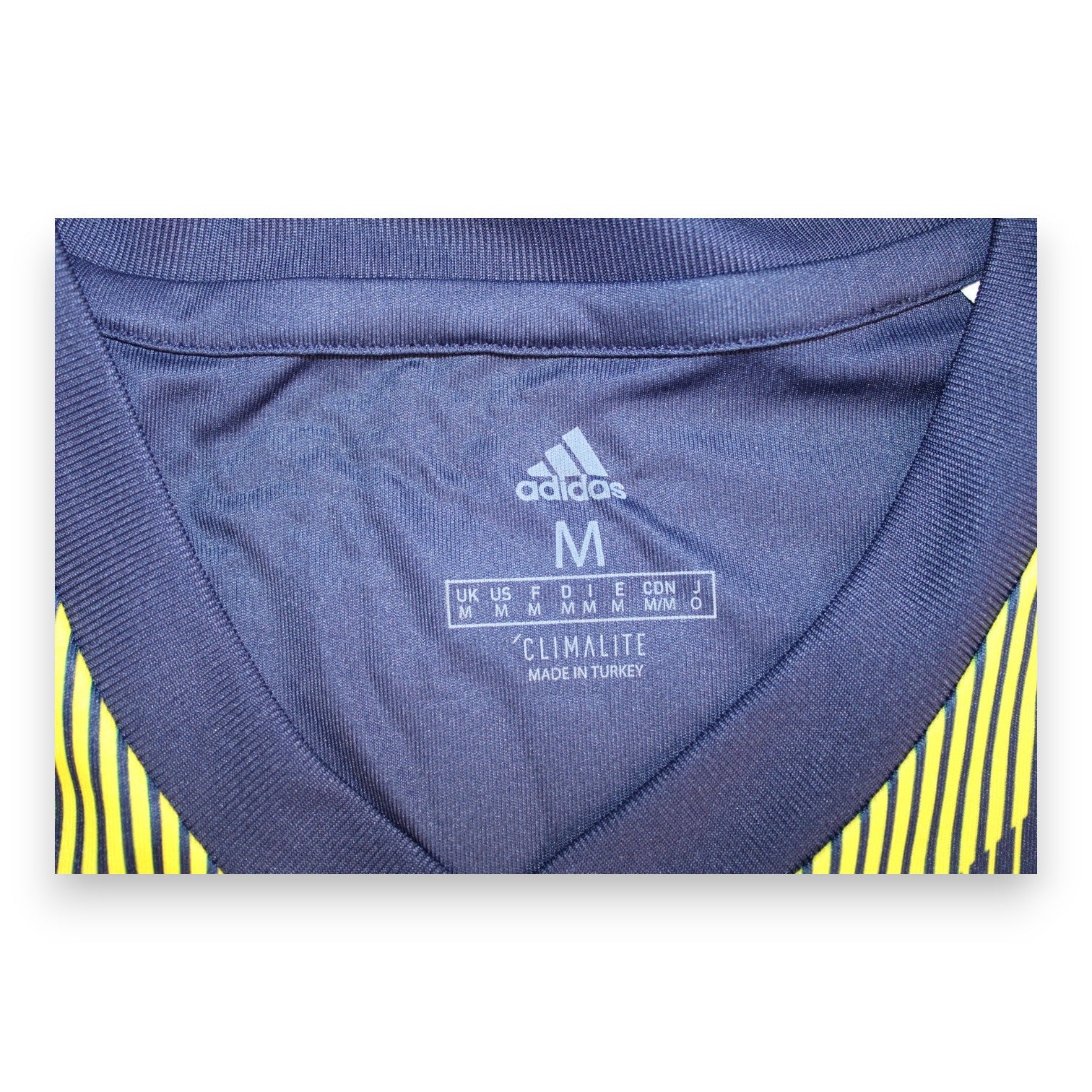 Dettaglio taglia M maglia Fenerbahçe 2019-20 Adidas Player Issued Max Kruse – etichetta taglia originale fornitura squadra