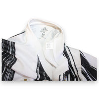 Etichetta collo Adidas taglia 6 Made in Cambodia e etichetta manica 01/20 – maglia Juventus Home Player Issued 2020-21 Kulusevski