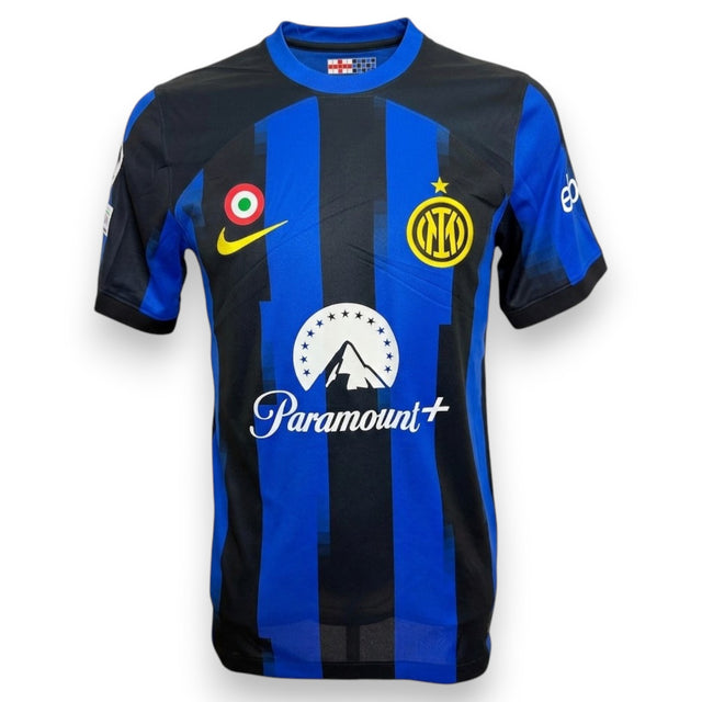 Maglia FC Internazionale Home 2024-25 fronte – Nike – Paramount+ – patch scudetto – Lautaro Martínez N.10