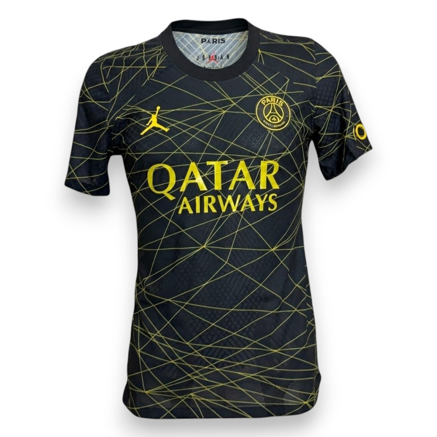 Fronte maglia PSG Fourth 2022-23 Player Issued – Jordan Brand – sponsor Qatar Airways – scudo PSG – patch Ligue 1 Champion 2022