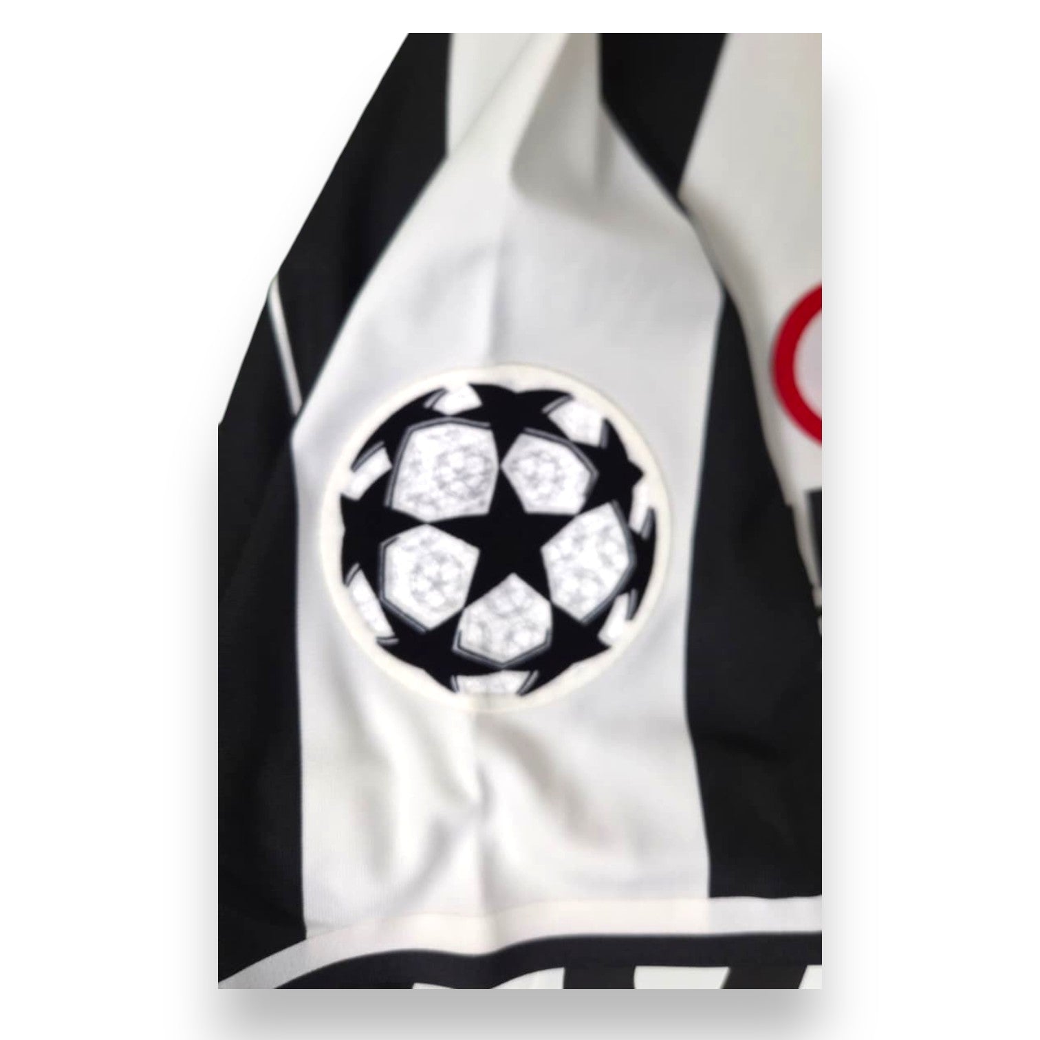 Dettaglio patch UEFA Champions League – maglia Juventus Home 2015-16 Morata