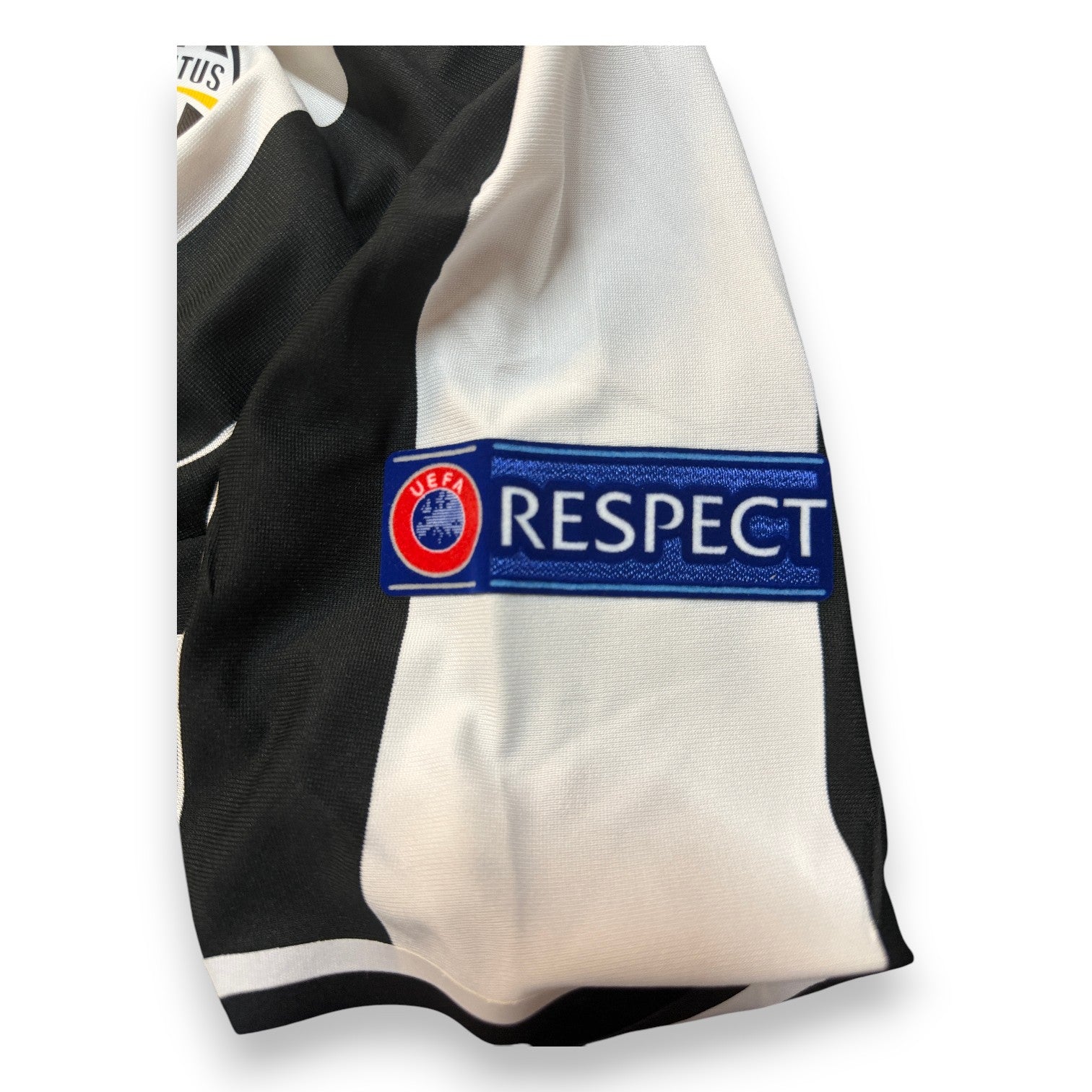 Dettaglio patch UEFA Respect – maglia Juventus Home 2015-16 Champions League