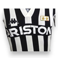 Maglia Juventus Home 1985-86 – logo Kappa Omini e due stelle dorate cucite in riquadro – sponsor Ariston – Player Issued