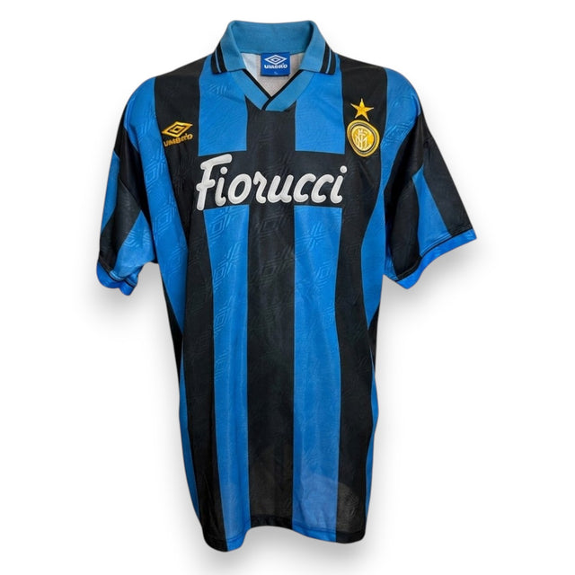 Maglia FC Internazionale Home 1993-94 fronte – Umbro – sponsor Fiorucci – crest Inter stella – vintage Serie A N.4