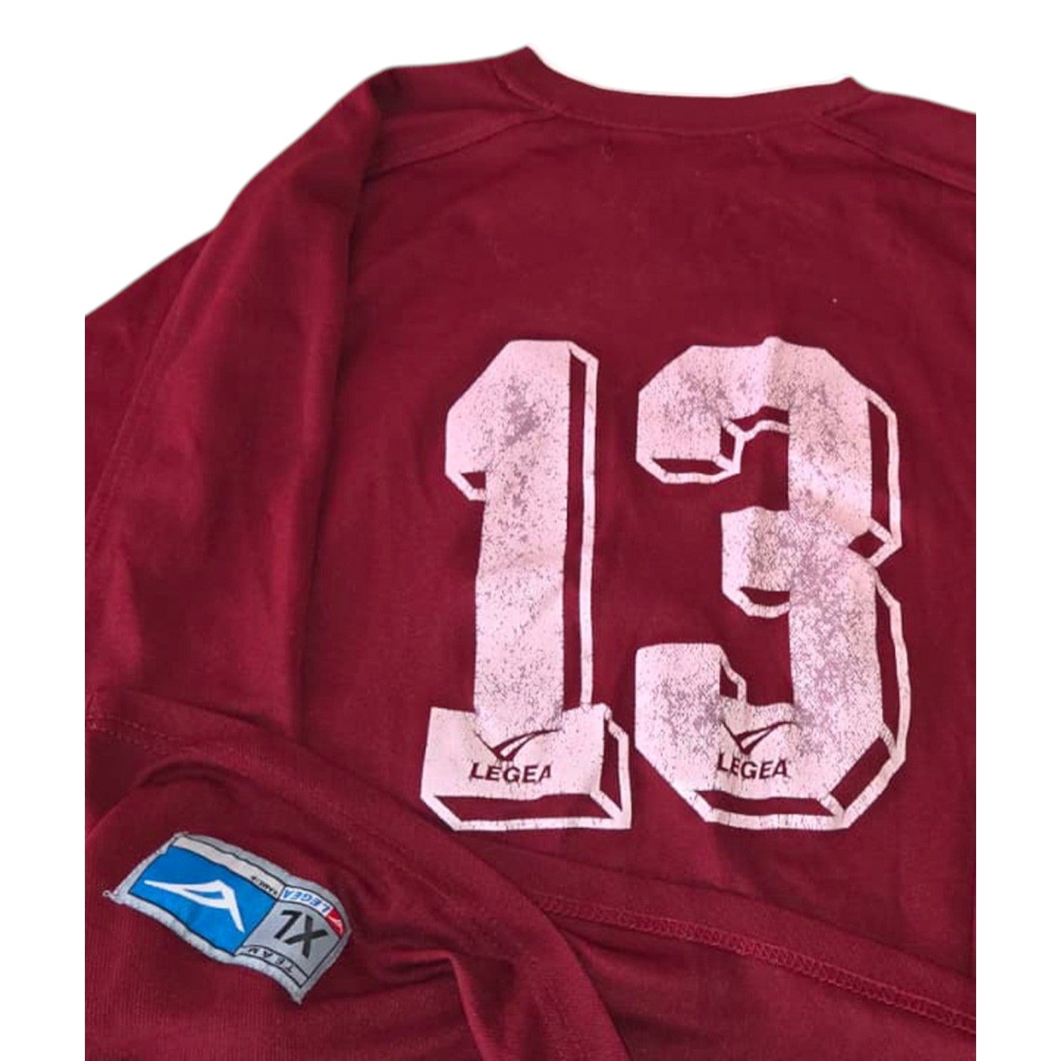 Dettaglio numero 13 e etichetta Legea maglia Arezzo 2003-04 Store – taglia XL – cimelio calcio italiano provincia