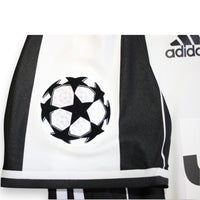 Dettaglio patch UEFA Champions League pallone stellato maglia Juventus 2016-17 Player Issued – Adidas – finale Cardiff