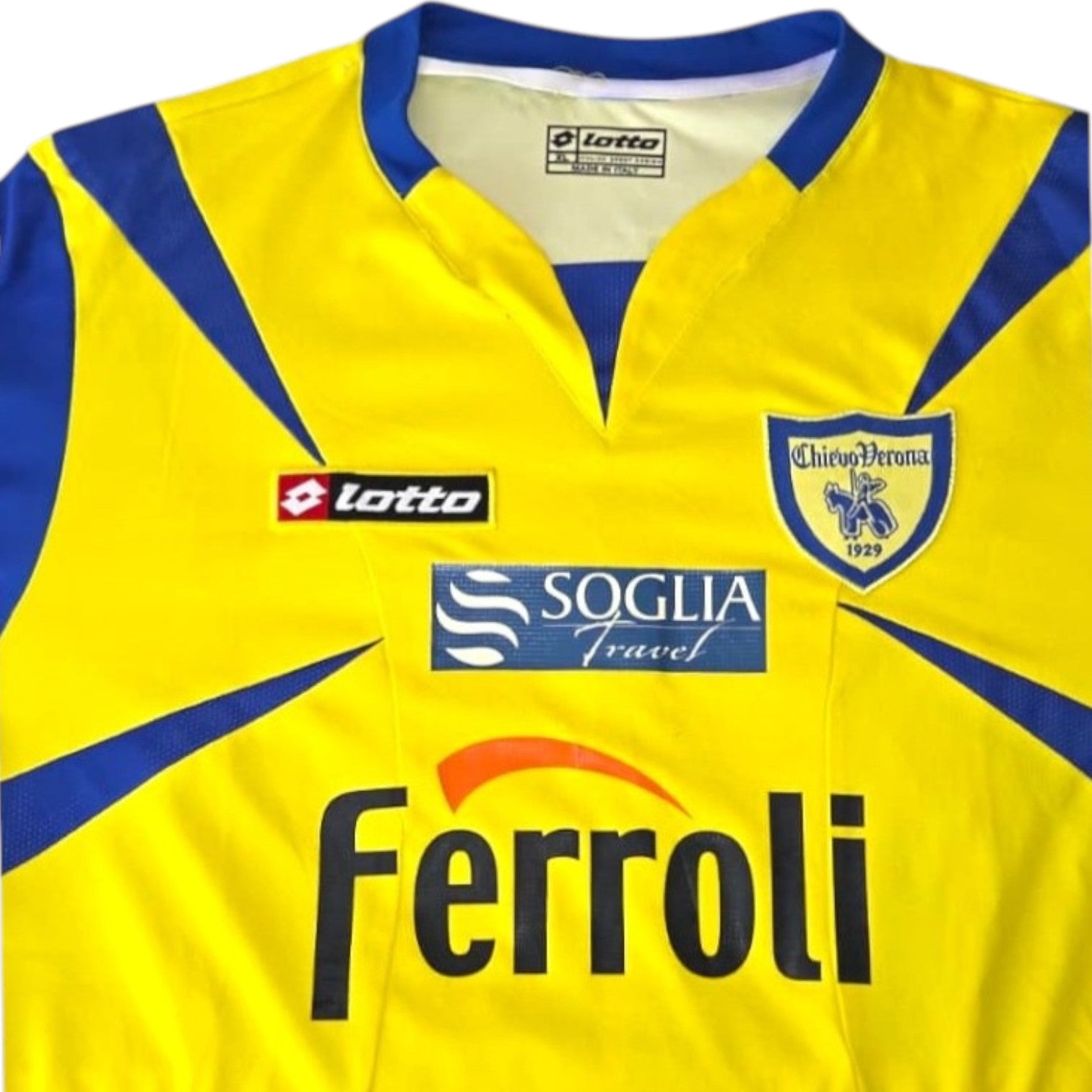 Dettaglio fronte e colletto maglia Chievo Verona Home 2006-07 Player Issued – Lotto Made in Italy – sponsor Soglia Travel Ferroli