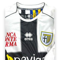 Dettaglio collo maglia Parma Home 2011-12 Player Issued – etichetta Erreà Official Product taglia M – interno gialloblù Parma FC