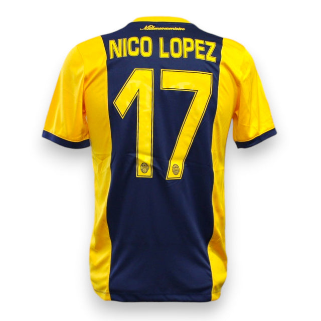 Retro maglia Hellas Verona Home 2014-15 numero 17 Nico López Player Issued – scritta Millenovecentotre sul collo – patch Serie A TIM