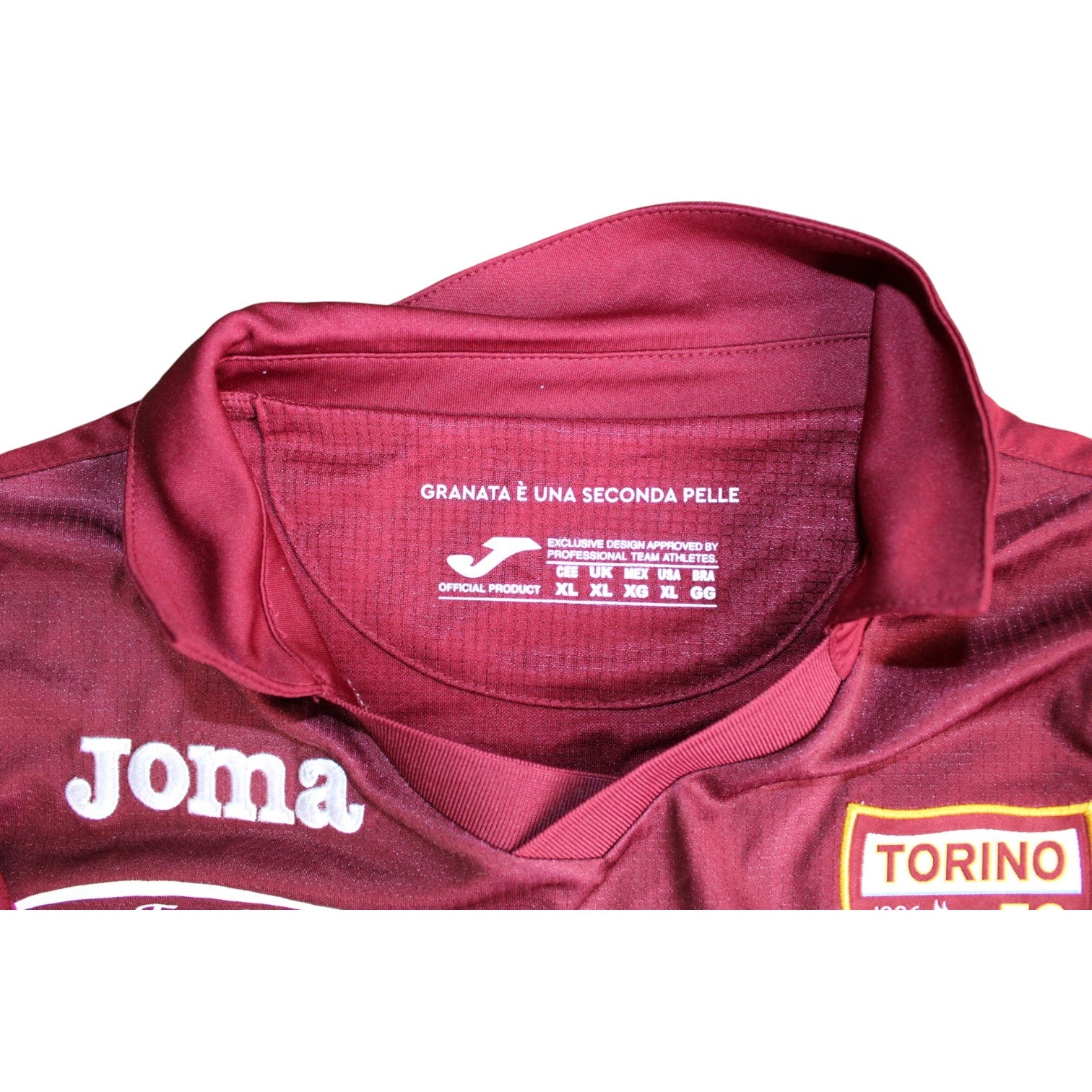 Dettaglio toro rampante maglia Torino 2022-23 Player Issued – Joma – stemma granata – Ricardo Rodríguez
