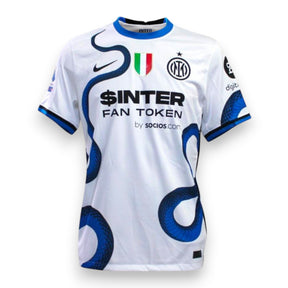 Maglia Inter Away 2021-22 Biscione Store autografata Matías Vecino numero 8 – Nike – sponsor $Inter Fan Token – scudetto tricolore