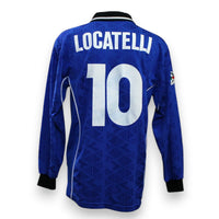 Retro maglia Udinese Third 1998-99 Player Issued – nameset LOCATELLI numero 10 – Diadora – maniche lunghe – motivo geometrico blu – patch Lega Calcio manica