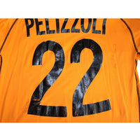 Dettaglio ravvicinato numero 22 posteriore maglia Roma Pelizzoli 2002-03 – evidenza di crepe e usura della plastica del numero