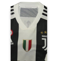 Dettaglio colletto Adidas Climachill e scudetto tricolore maglia Juventus Home 2018-19 Player Issued – taglia 7 – Made in Cambodia