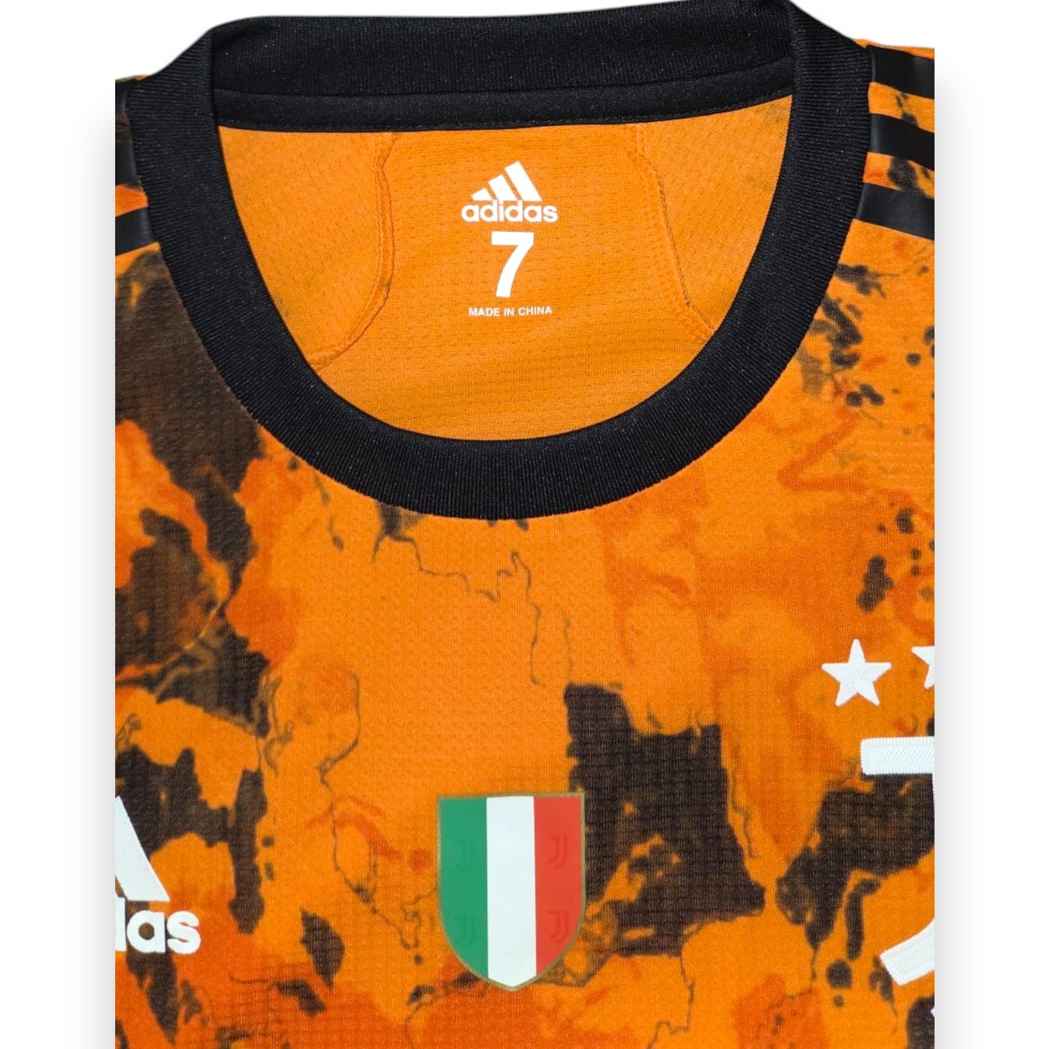 Dettaglio colletto e etichetta interna Adidas maglia Juventus Third 2020-21 Player Issued – taglia 7 – Made in China