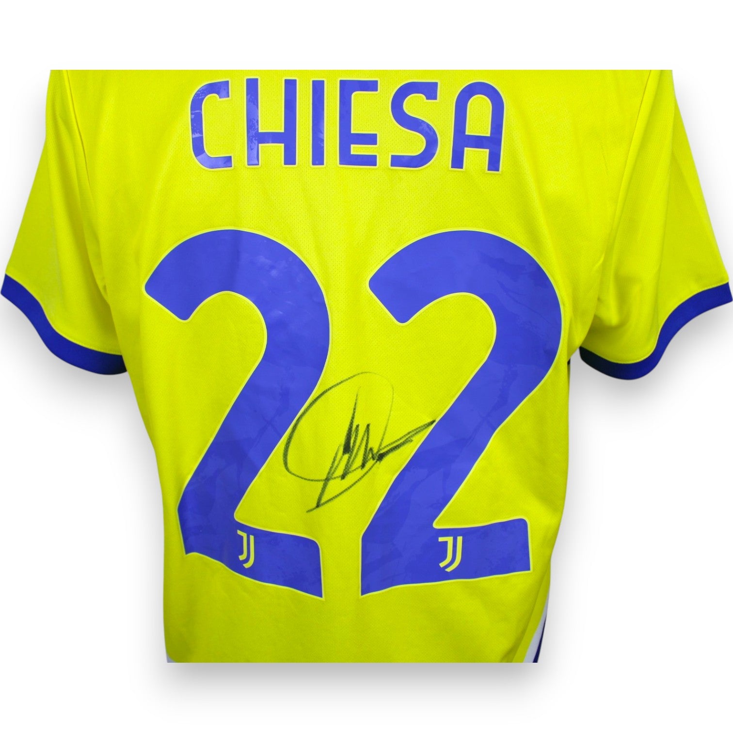 Autografo originale Federico Chiesa maglia Juventus Third 2021-22 – firma in pennarello nero su numero 22 – cimelio autentico