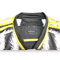 Etichetta interna maglia Juventus Store 2023-24 Adidas – taglia S Slim Fit – Made in Vietnam