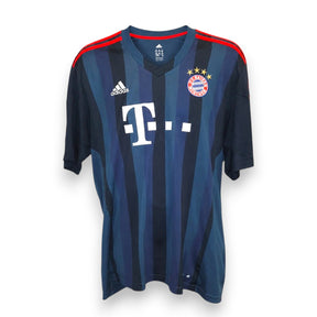 Maglia Bayern Monaco Third Champions League 2013/14 Adidas climacool strisce blu navy nero righine rosse sponsor Deutsche Telekom stemma FC Bayern München tre stelle dorate – taglia 2XL Made in Thailand
