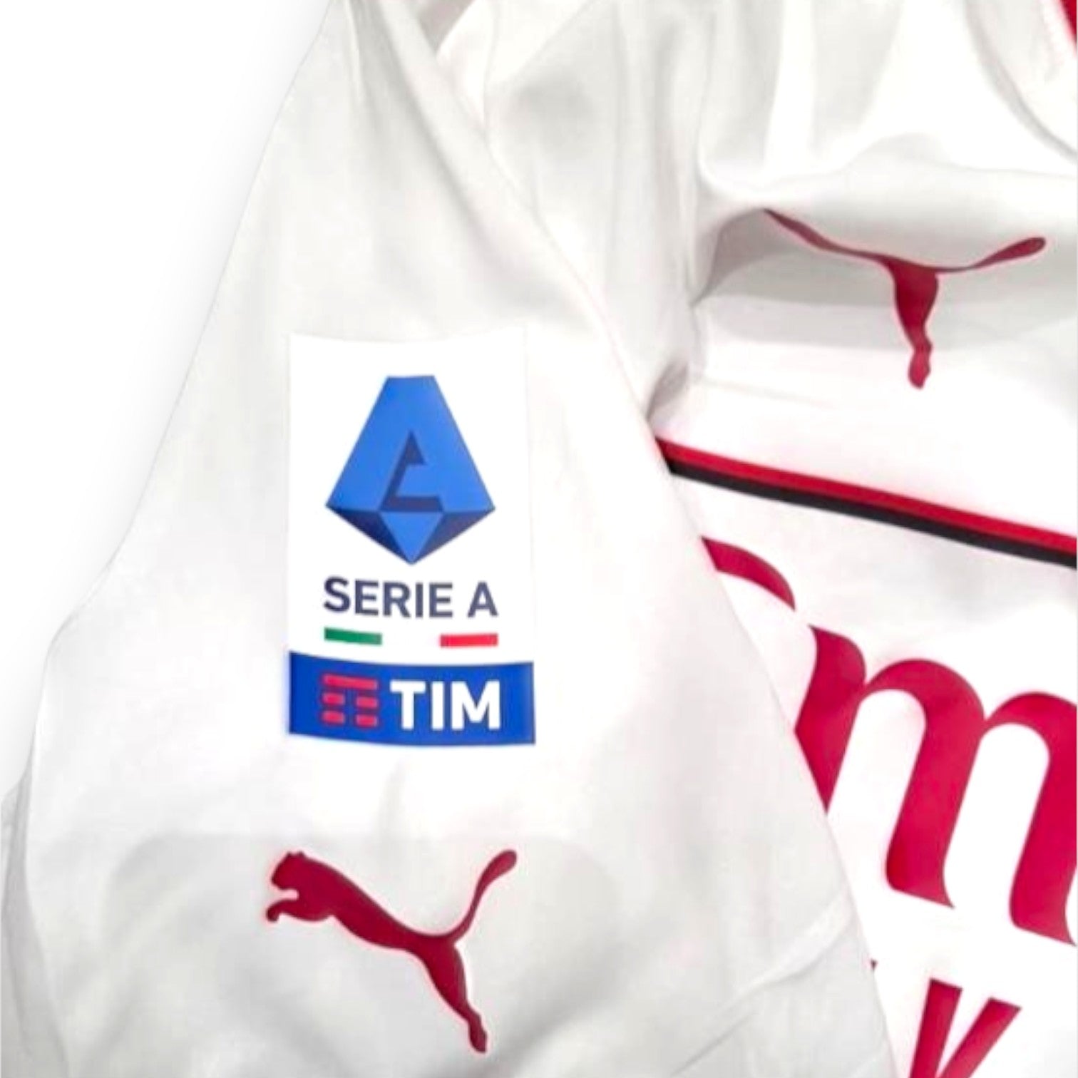 Dettaglio patch ufficiale Serie A TIM maglia AC Milan Away 2022-23 – Puma – Store Gabbia numero 46