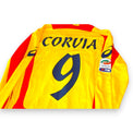 Dettaglio nameset CORVIA numero 9 maglia Lecce 2010-11 Player Issued – patch Serie A TIM – logo Asics manicotto