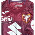 Dettaglio fronte maglia Torino FC 2024-25 Match Worn – stemma Torino FC 1906 – Fratelli Beretta – Joma – taglia XL