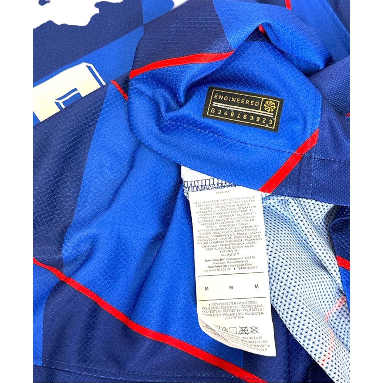 Etichetta interna Nike maglia Croazia Away 2024 – Made in Georgia – taglia M – codice Engineered – finitura ufficiale
