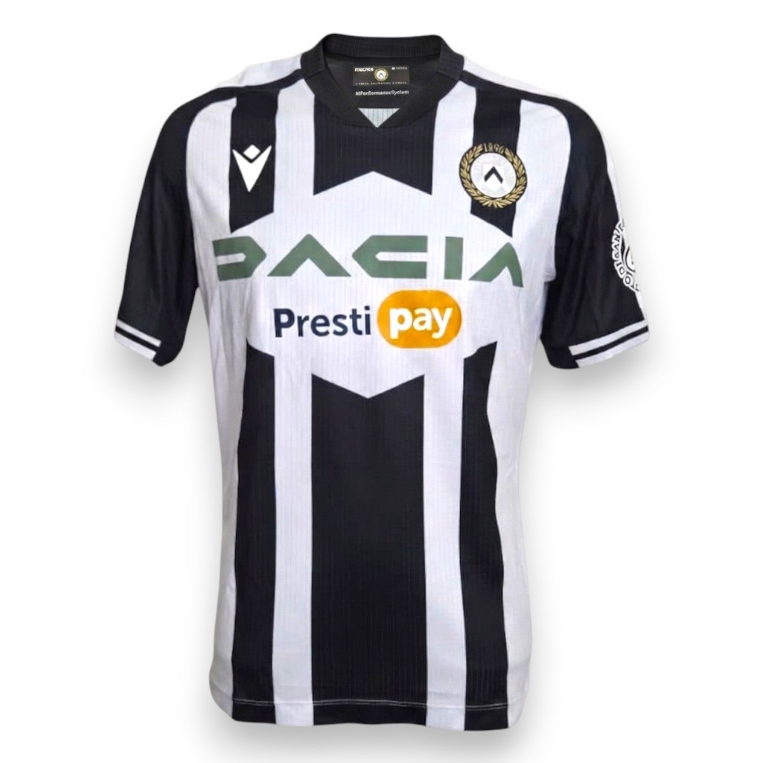 Fronte maglia Udinese Home 2022-23 Player Issued Simone Pafundi – Macron – sponsor Dacia PrestiPay – strisce bianconere – stemma Udinese Calcio 1896