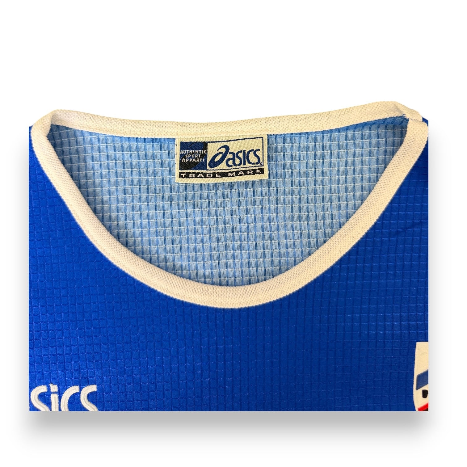 Dettaglio colletto girocollo bianco maglia Sampdoria 2003-04 Asics – etichetta Authentic Sport Apparel – Player Issued Palombo N.17