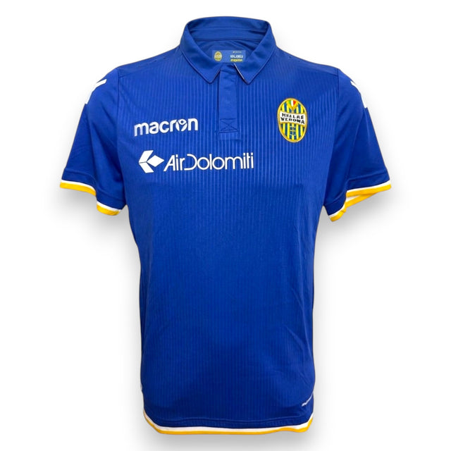 Maglia Hellas Verona Home 2018-19 Macron Air Dolomiti – colletto polo e profili gialloblù – Pazzini Store