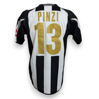 Maglia Udinese Calcio Home 2004-05 Player Issued Giampiero Pinzi numero 13 – Le Coq Sportif – dettagli oro – taglia XL