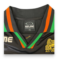 Etichetta taglia XL colletto maglia Venezia FC Home 2002-03 Kelme fútbol – Player Issued Paolo Poggi – arancio e verde